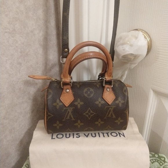 Louis Vuitton Mini Speedy Crossbody with Strap - Picture 2 of 16